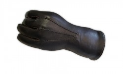 Glove for a patient with Otto-Bock prosthesis. It is hardly visible that it is a prosthesis.