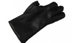 For a hand with congenital malformation on which only short finger stumps are present. The finger ends have been made wider and the fingertips are additionally protected by the incorporation of padding material.