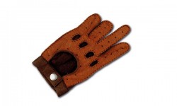 Die Handschuhe sind ohne Futter und sorgen für mehr Griffsicherheit beim Autofahren. Die Handschuhe wurden für einen Oldtimer-Liebhaber maßgefertigt.